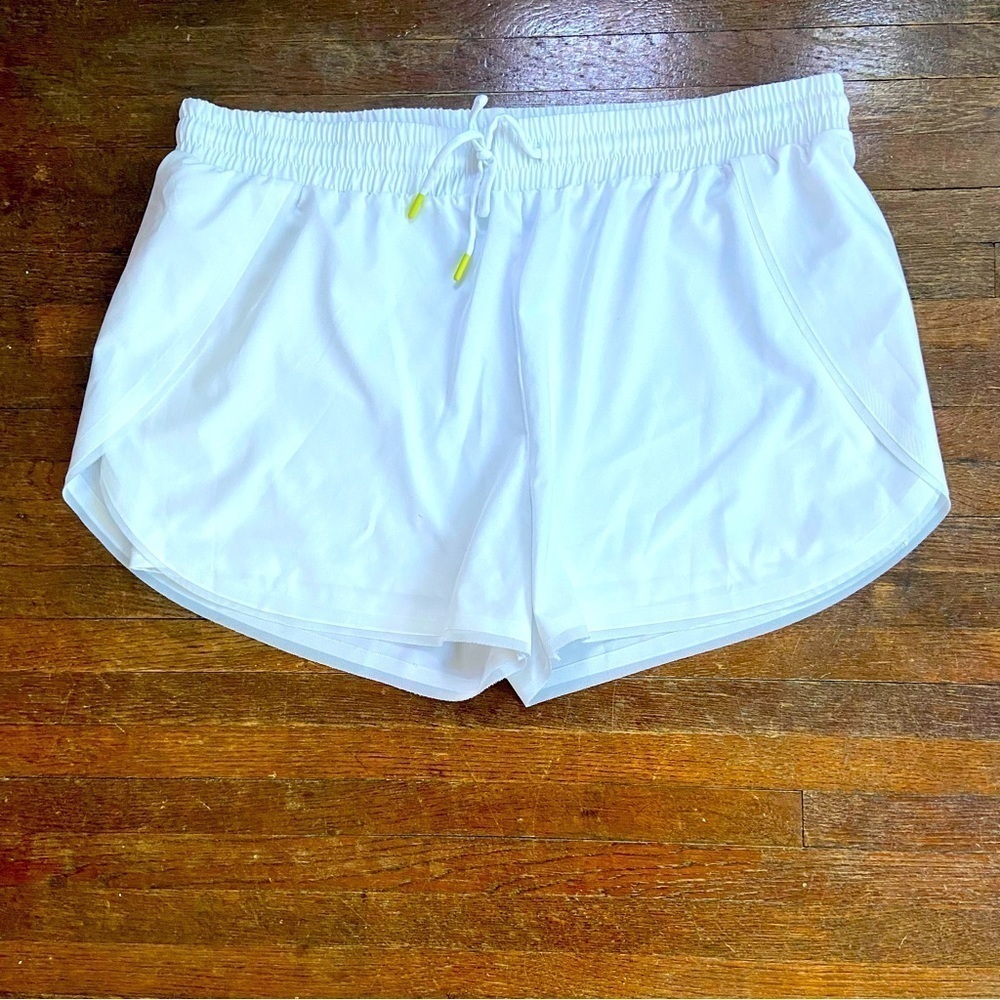 Womens White ZYIA Athletic Shorts size XXXL